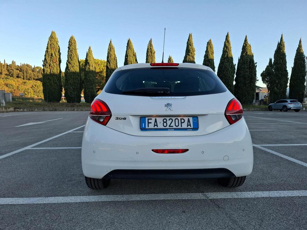 Peugeot 208 PureTech 82 5 porte Allure