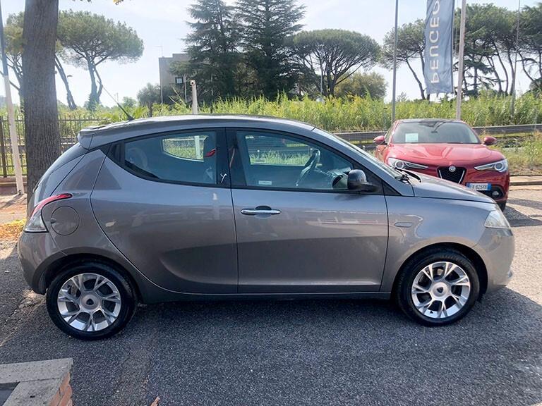 Lancia Ypsilon 1.2 69 CV 5 porte Silver