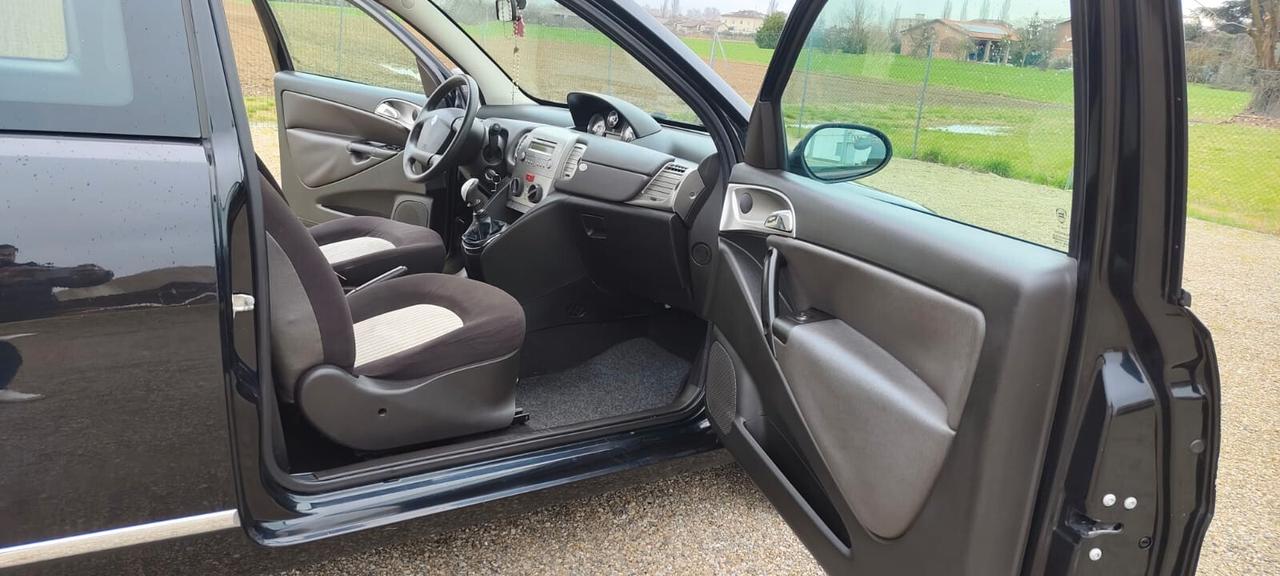 Lancia Ypsilon 1.2 Argento