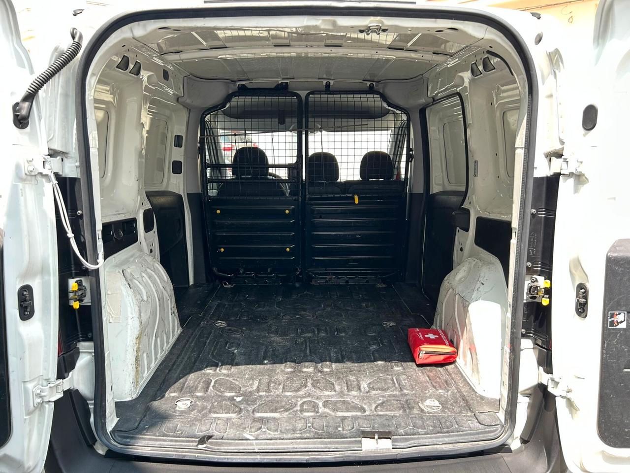 FIAT DOBLO' 1.6 MJ 105 Cv 3 POSTI - 11/2015