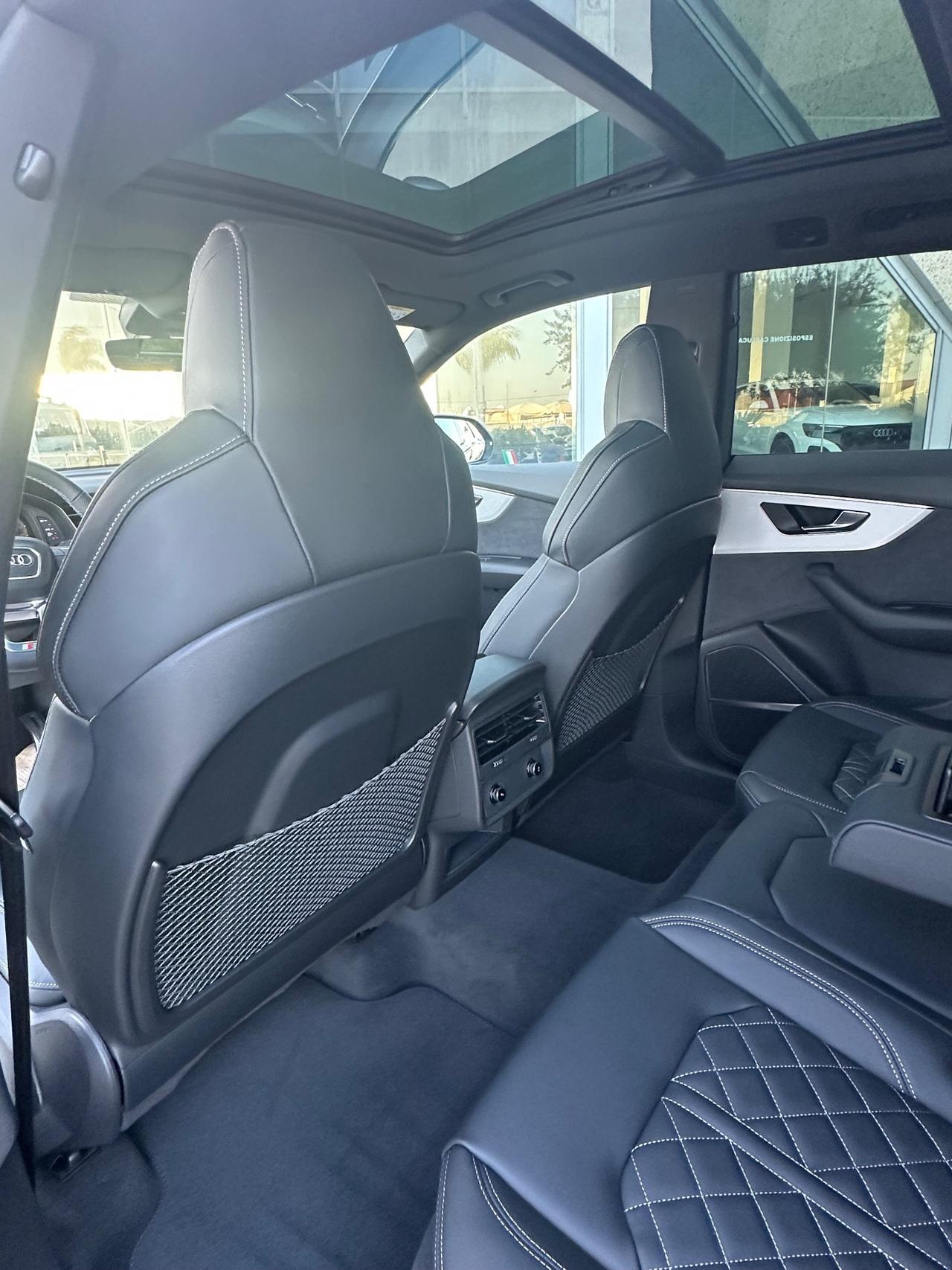 Audi Q8 tdi mhev Sline possibilità noleggio no scoring