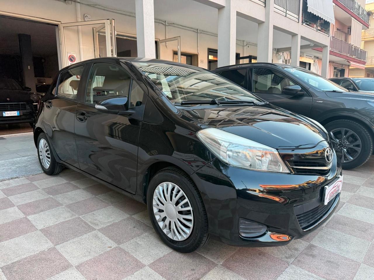Toyota Yaris 1.0 5 porte Active