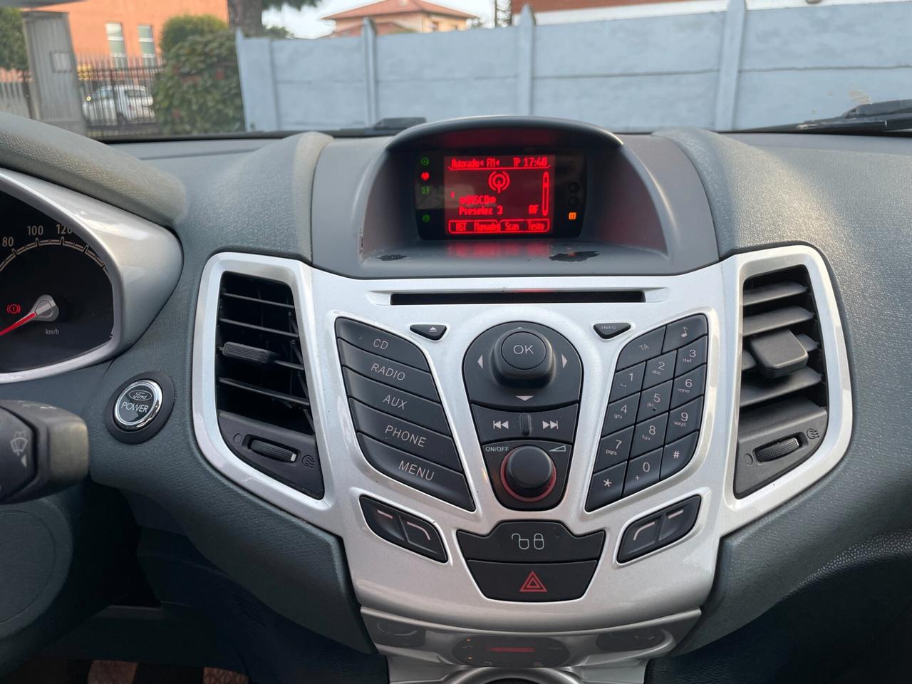 Ford Fiesta 1.2 82 CV 5 porte Titanium NEOPATENTATI KM REALI !!!