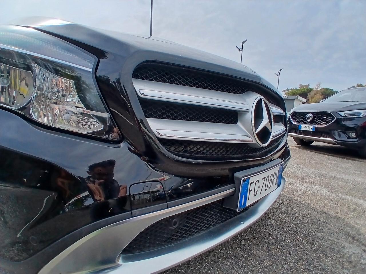 Mercedes-benz GLA 180 d Premium