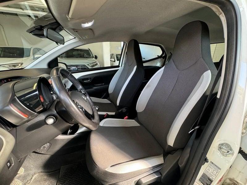 Toyota Aygo Aygo 5p 1.0 x-black tss