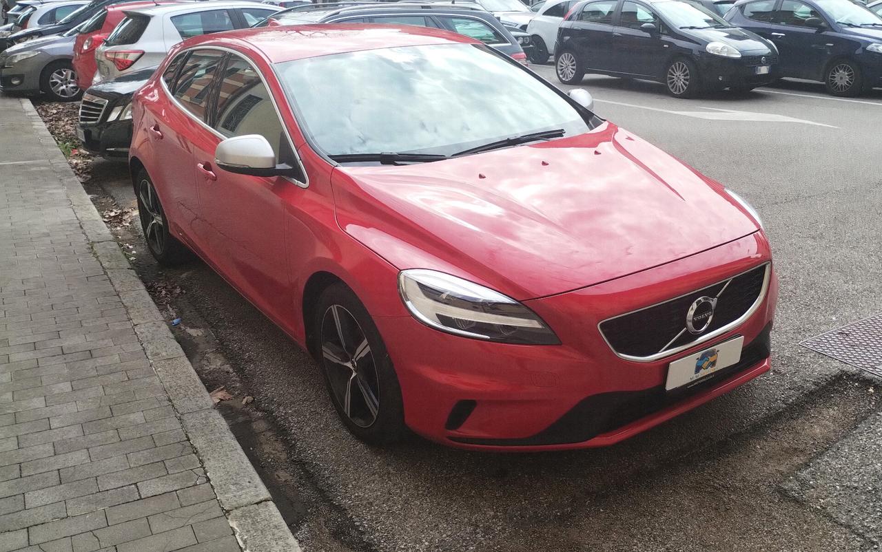 Volvo V40 D2 R-design