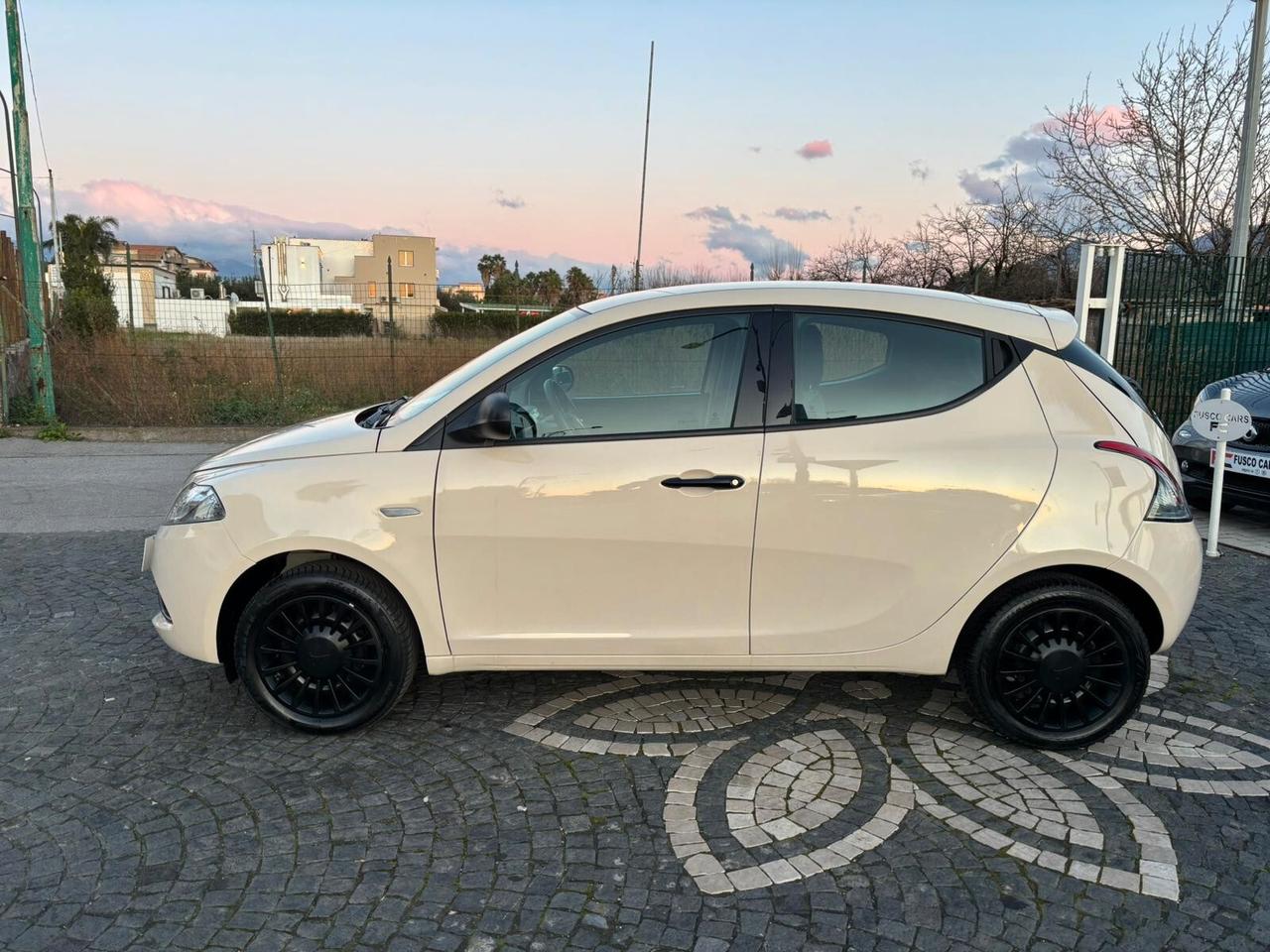 Lancia Ypsilon 1.2 69 CV 5 porte S&S Gold