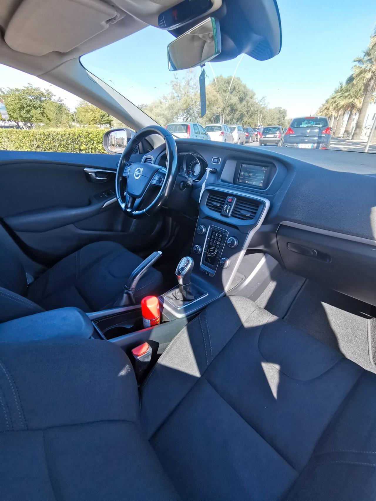 Volvo V40 D2 1.6 Summum 2014