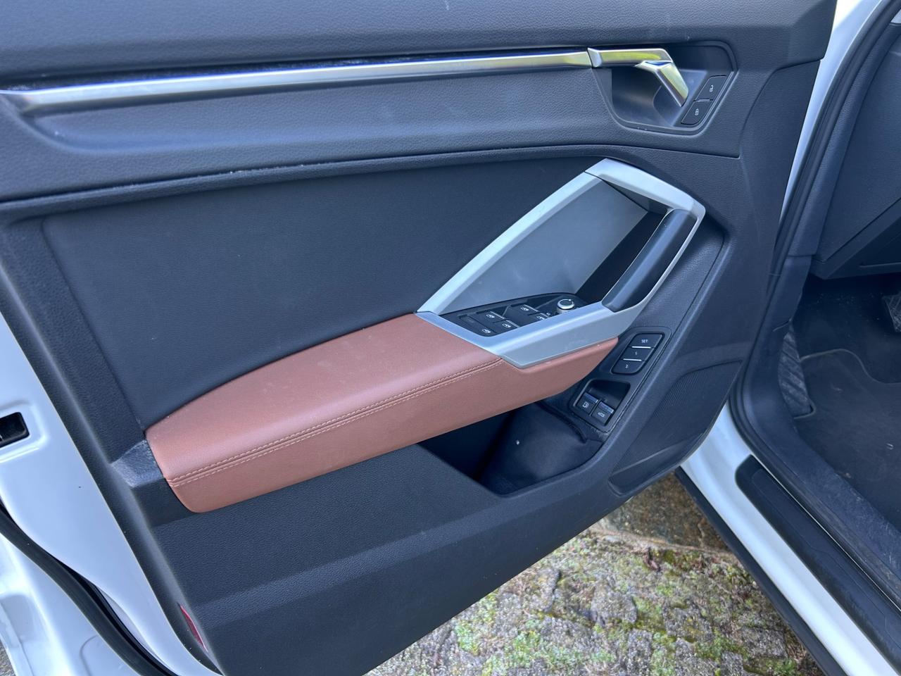 Audi Q3 SPB 45 Plug in TFSI e S tronic Business Advanced