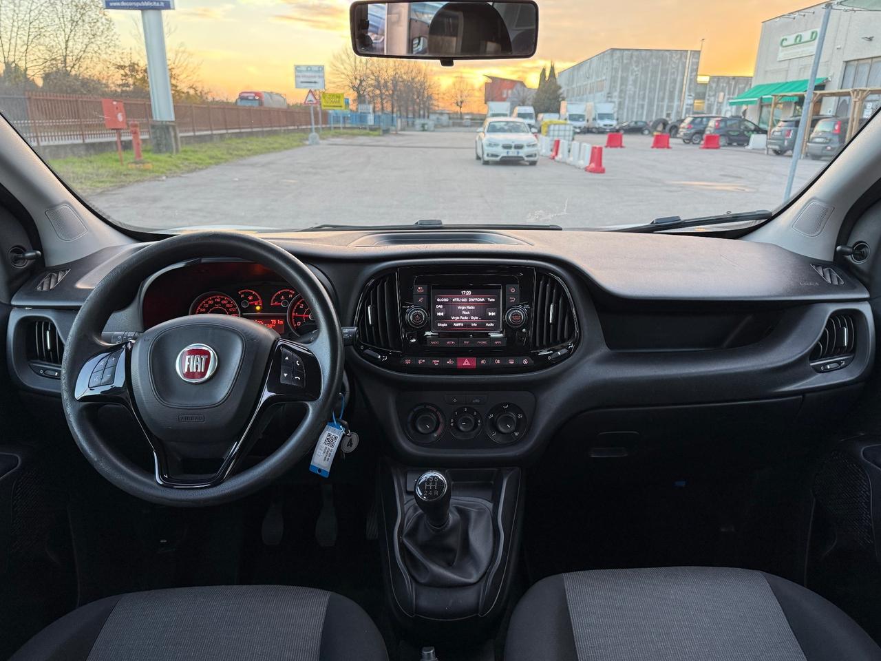 Fiat Doblo Combi N1 Autocarro 5 POSTI