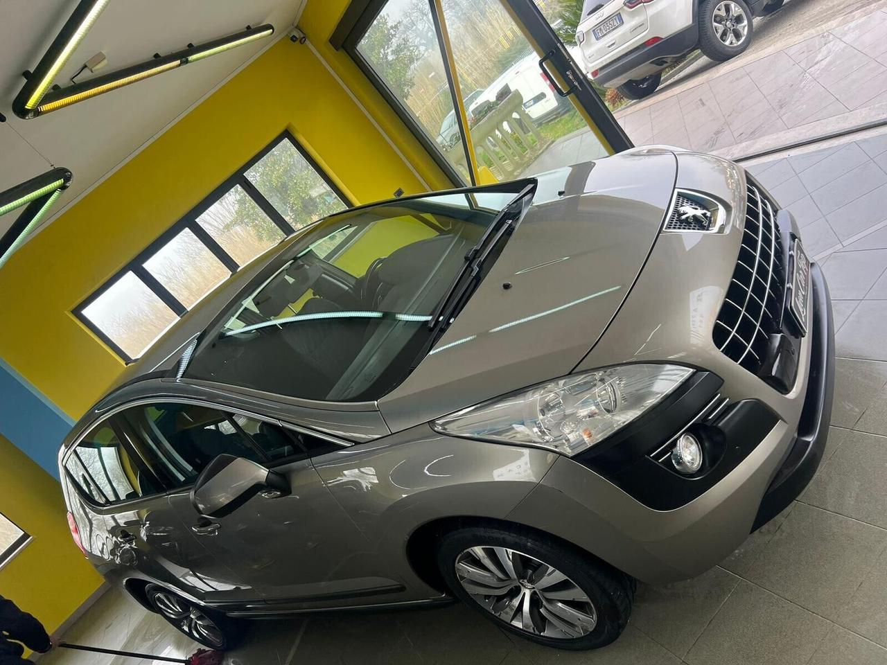 Peugeot 3008 1.6 HDi 110CV cambio automatico