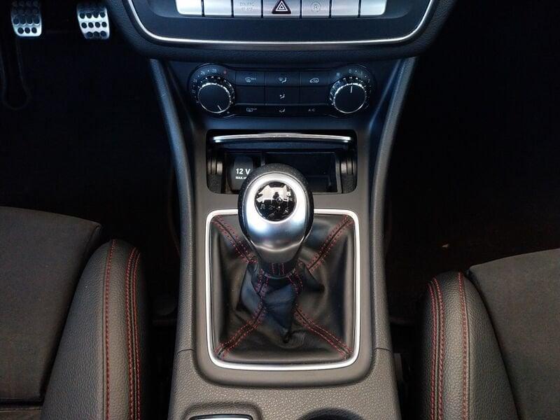 Mercedes-Benz CLA CLA 180 Premium