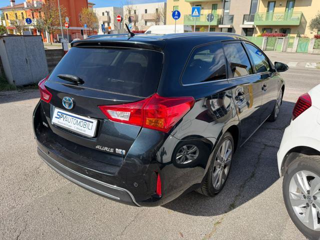 TOYOTA Auris Touring Sports 1.8 Hybrid Active Plus