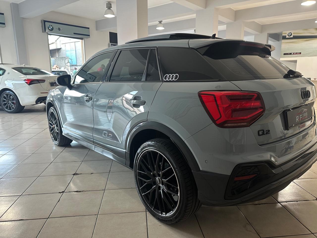 Audi Q2 35 TDI S tronic Identity Black