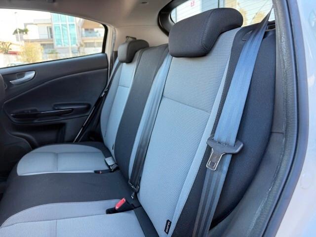 Alfa Romeo Giulietta 1.4 Turbo 120 CV GPL Distinctive 2013