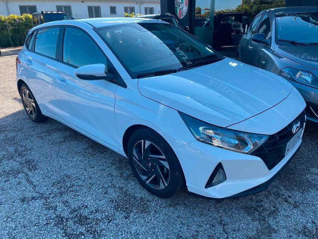 Hyundai i20 1.2 mpi Connectline Retrocamera LED