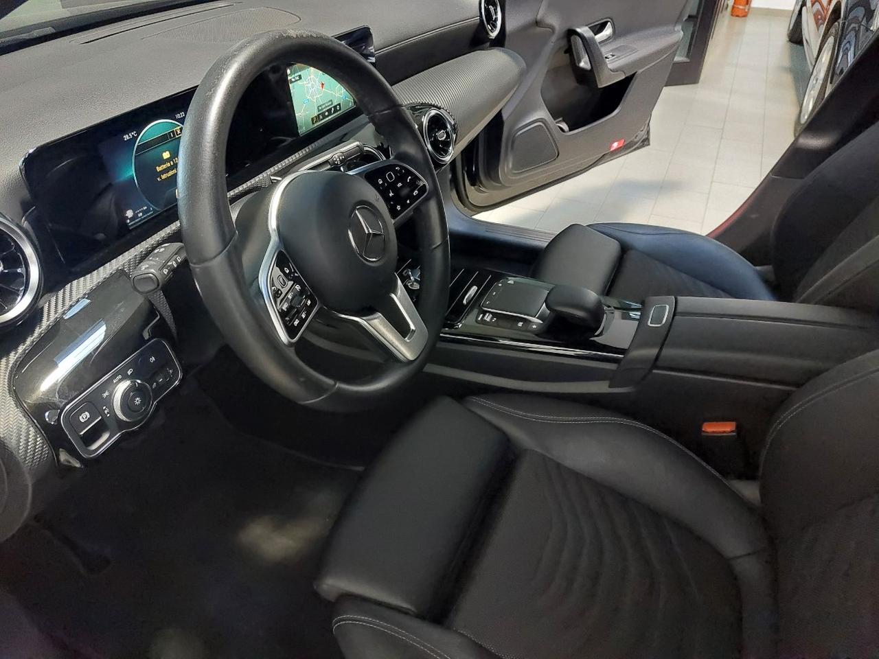 Mercedes A 180 D Business 8G-DCT