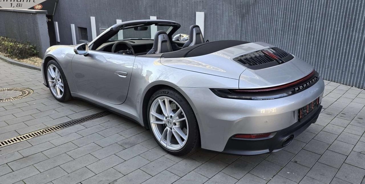 Porsche 911 Carrera Cabriolet
