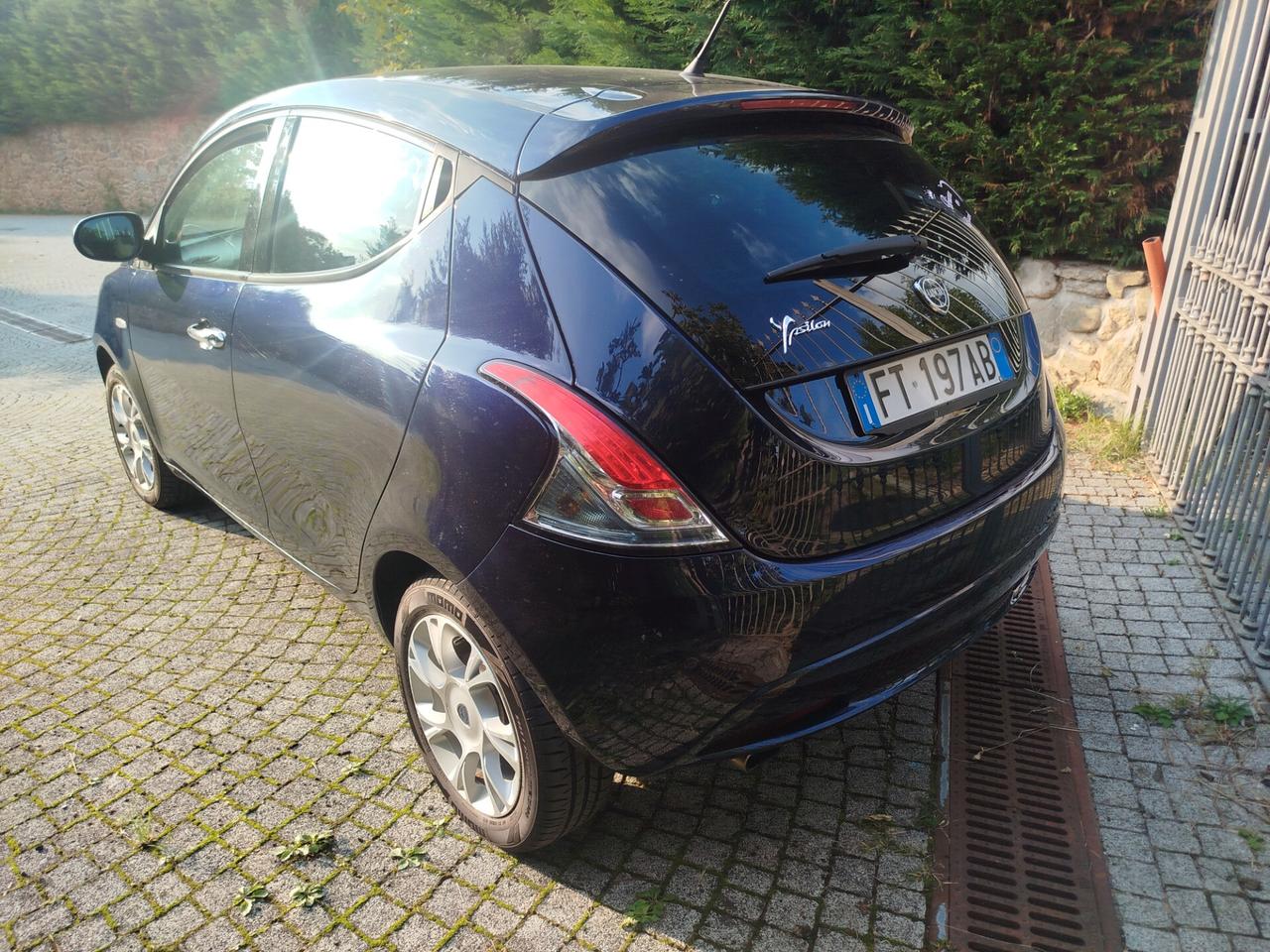 Lancia Ypsilon 1.2 69 CV 5 porte S&S Gold