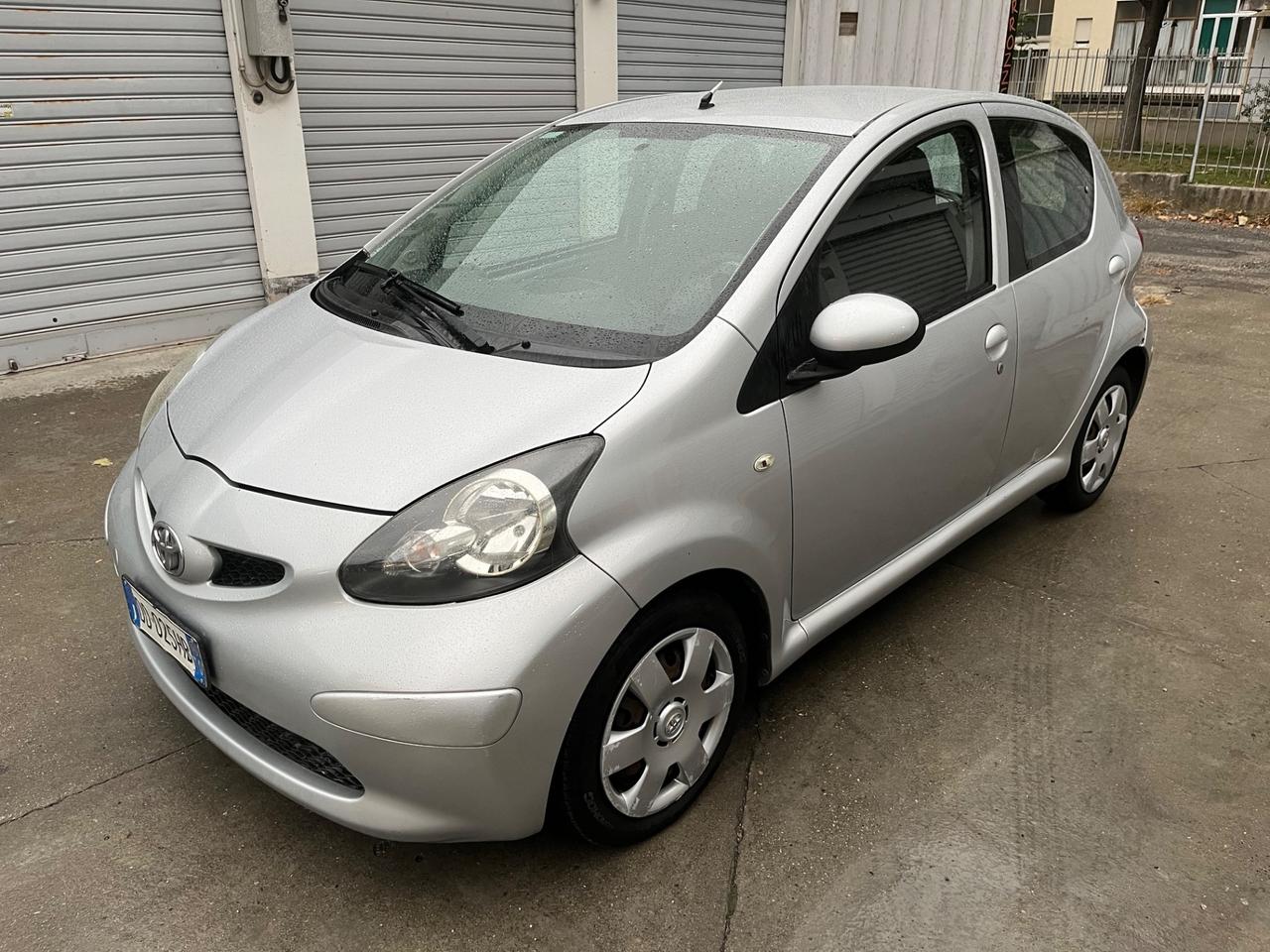 Toyota Aygo 1.0 12V VVT-i 5 porte Sol