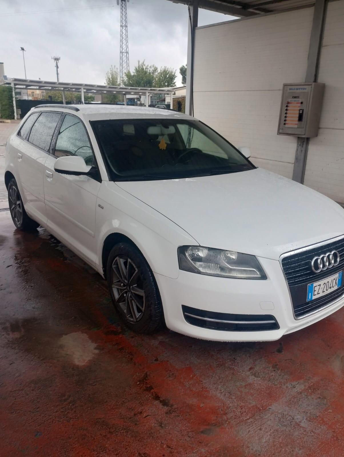 Audi A3 SPB 1.6 TDI 105 CV CR Ambition