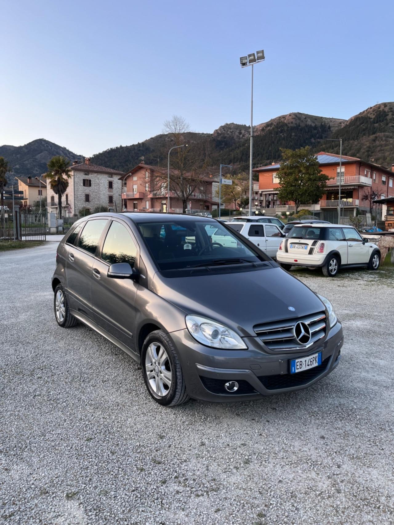 Mercedes-benz B 180 NGT BlueEFFICIENCY 2010