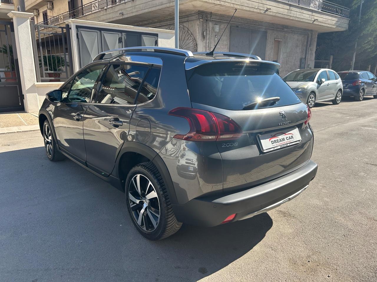 Peugeot 2008 BlueHDi 100 Allure