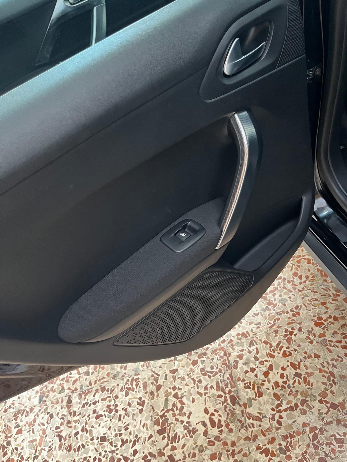 Peugeot 2008 BlueHDi 100 S&S Allure
