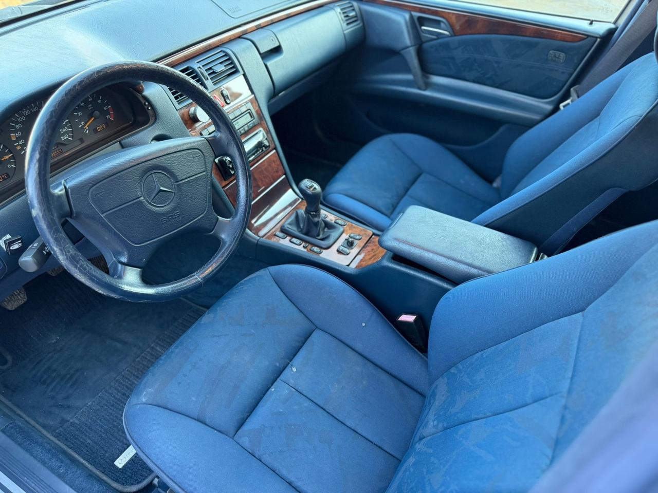 Mercedes-benz E 200 cat Classic