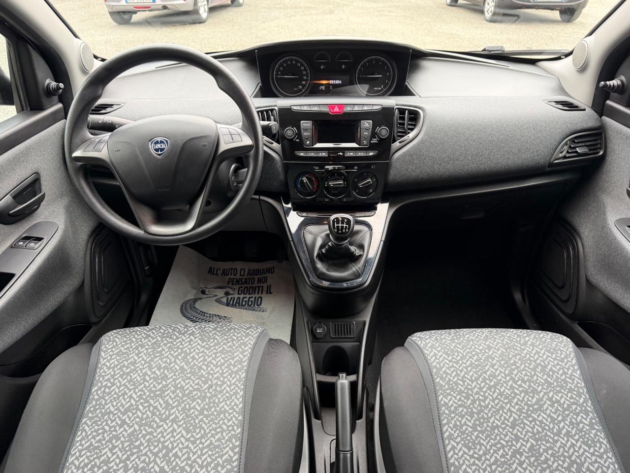 Lancia Ypsilon 1.0 Hybrid Ecochic Silver