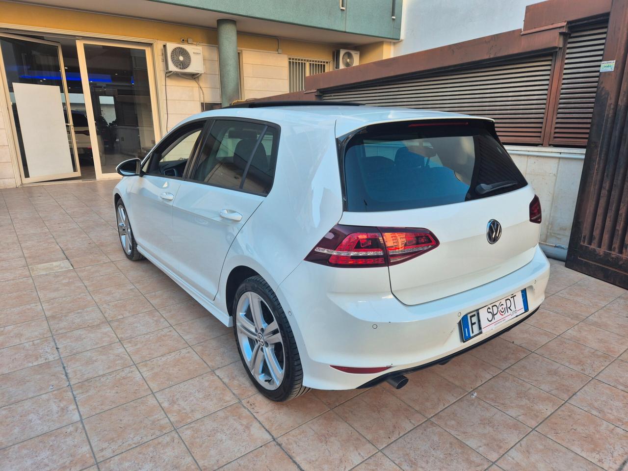 Volkswagen Golf 1.6 TDI 5p. R-LINE TETTO