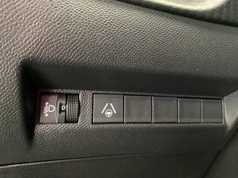 Peugeot 2008 PureTech 130 S&S EAT8 Allure
