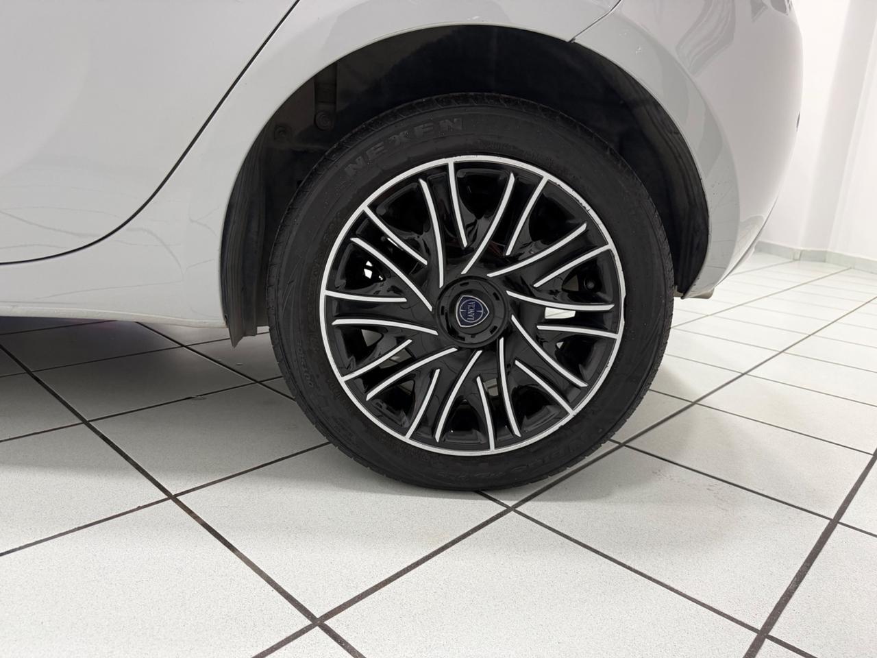 Lancia Ypsilon 1.2 69 CV 5 porte GPL Ecochic Gold