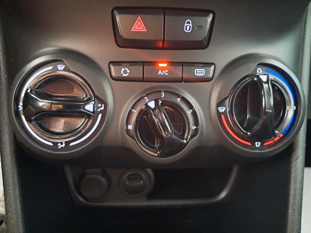 Peugeot 208 PureTech 82 Stop&Start 5 porte Signature