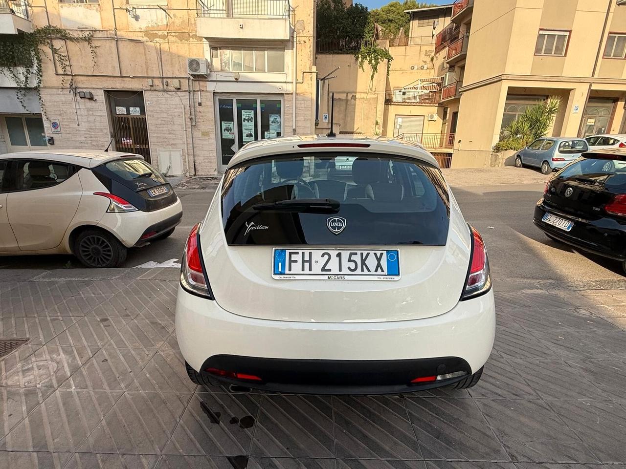 Lancia Ypsilon 1.2 69 CV 5 porte Gold
