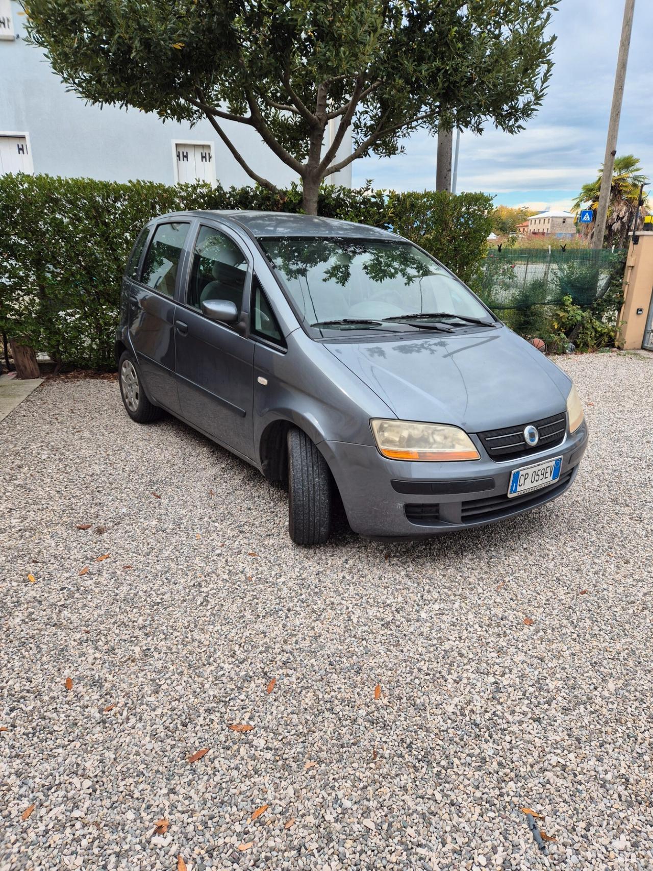 Fiat Idea Active