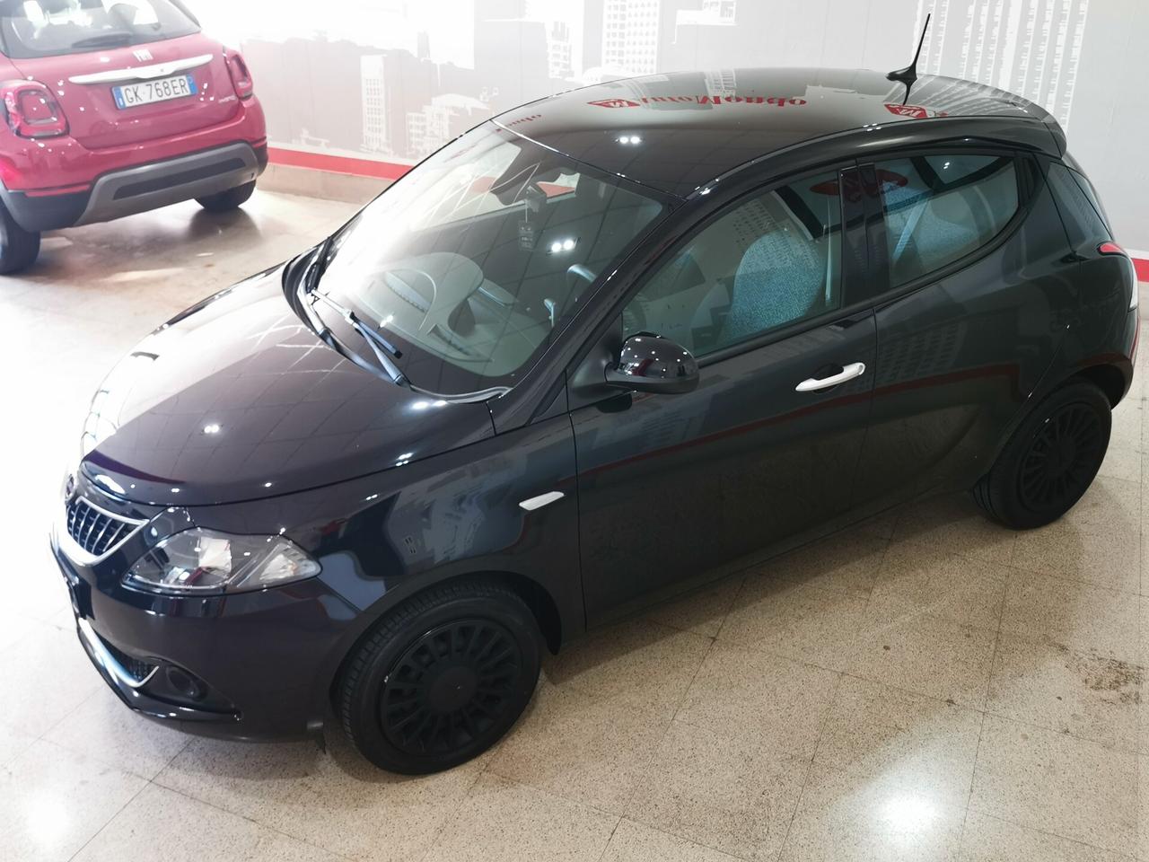 Lancia Ypsilon 1.2 69 CV 5 porte GPL Gold Plus