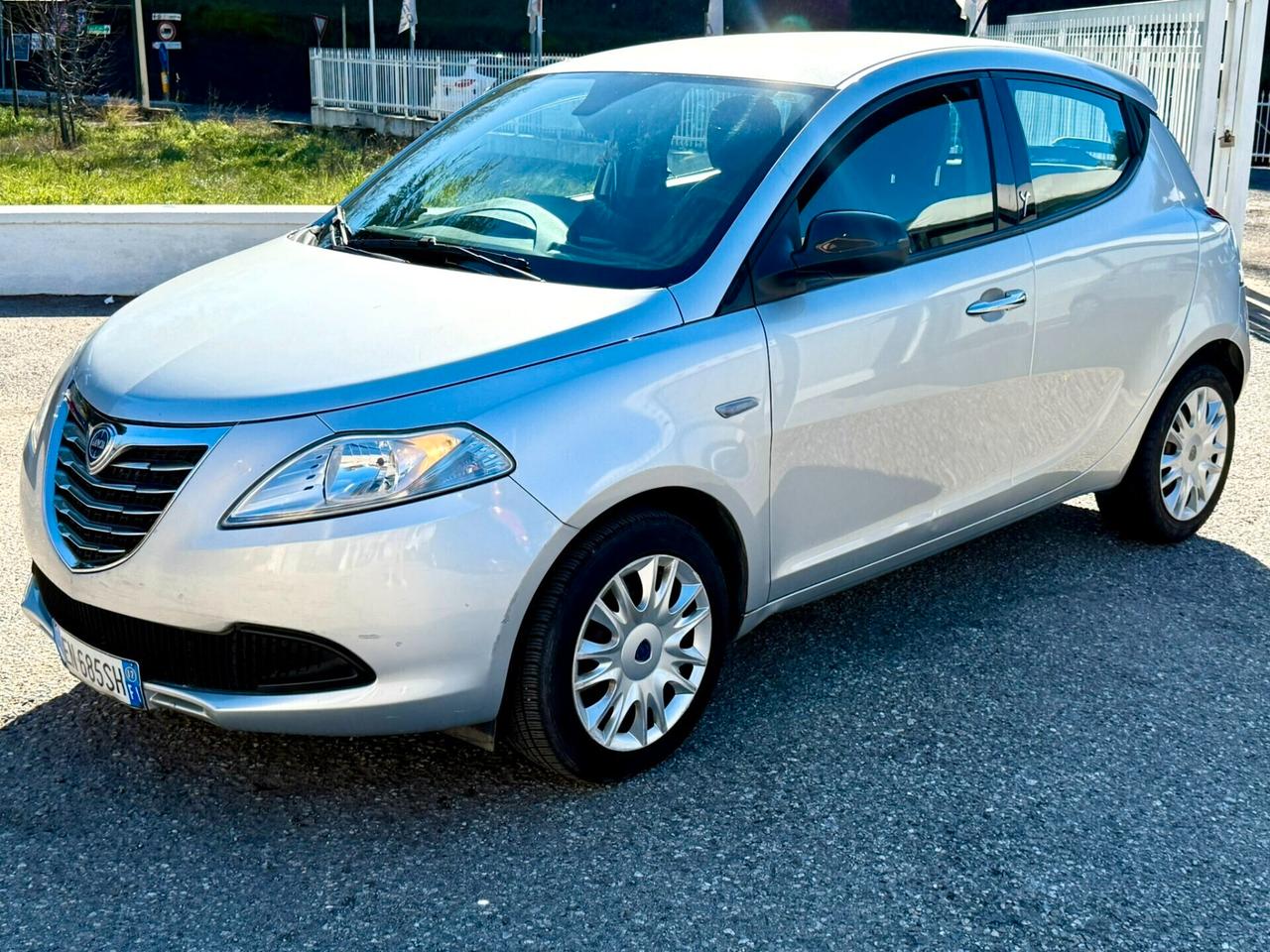 Lancia Ypsilon 1.3 MJT 16V 95 CV 5 porte S&S Silver