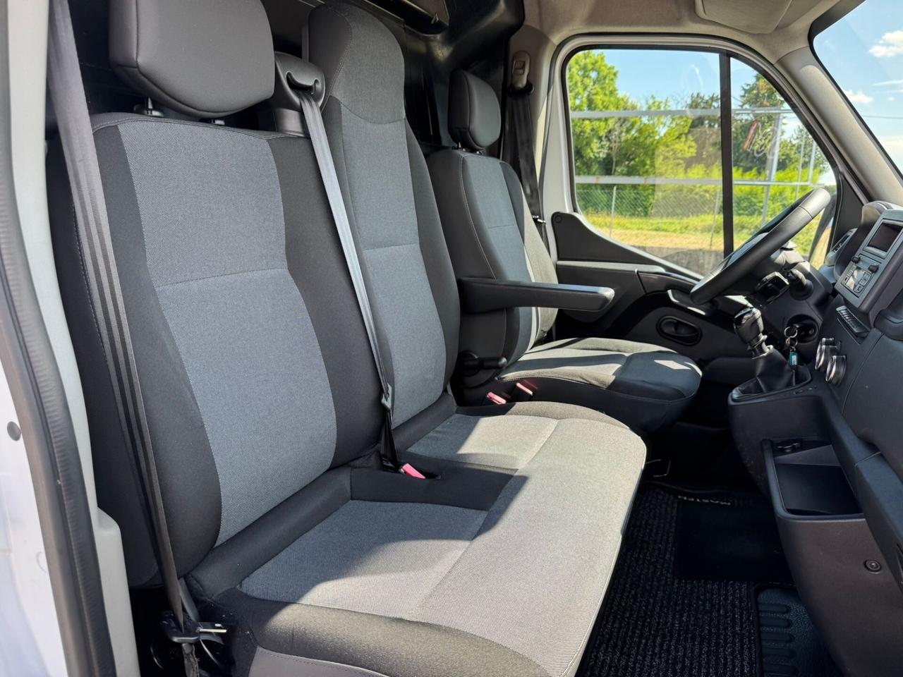 Renault Master T35 2.3 dCi 135 PASSO LUNGO