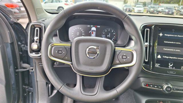 VOLVO XC40 B4 AWD Geartronic Momentum PERMUTE UNICOPROPR.