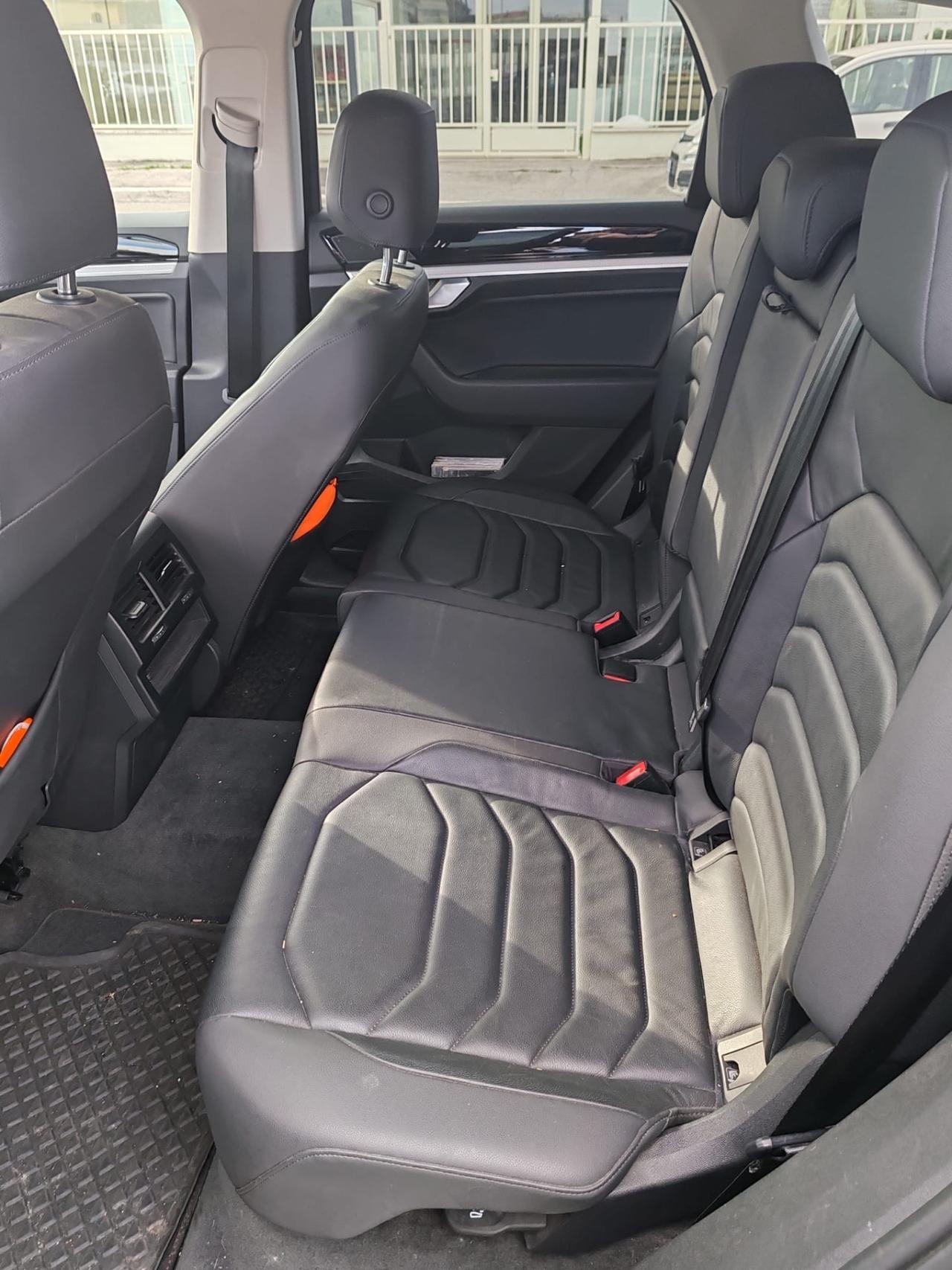 Volkswagen Touareg 3.0 V6 TDI SCR Black Style