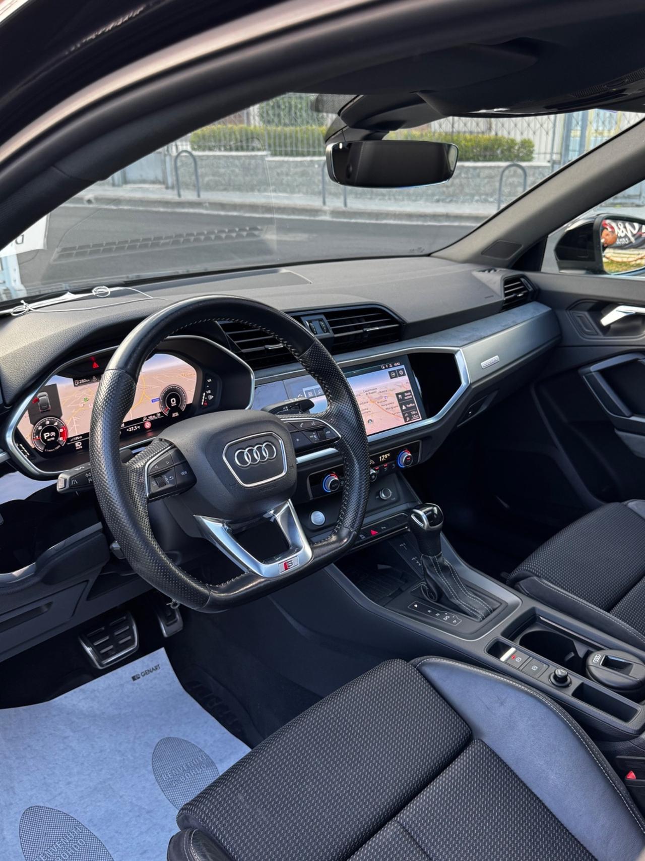 Audi Q3 SPB 35 TDI quattro S tronic line edition + TETTO