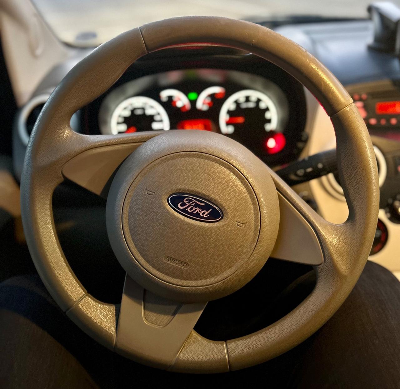 Ford Ka 1.3 TDCi 75CV Neopatentati 2010