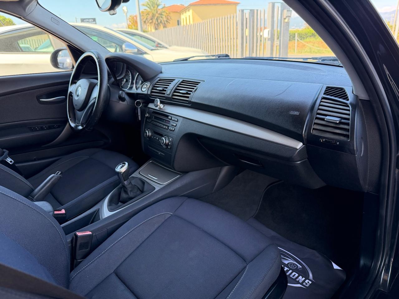 Bmw 116d 5p 2.0 Futura 116cv Total Black okneopatentati