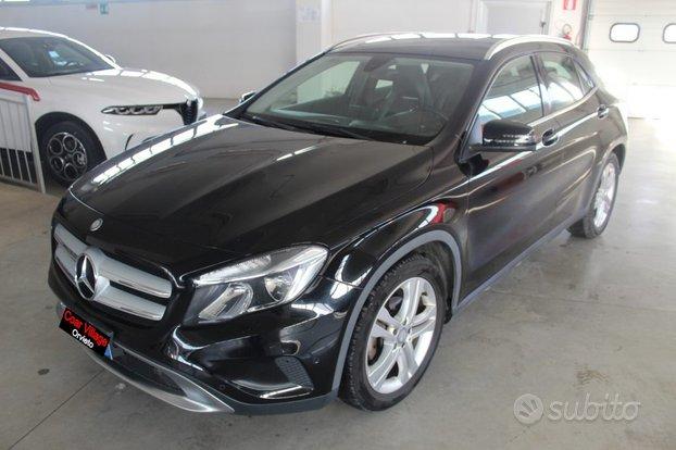 MERCEDES-BENZ GLA 200 d Automatic Premium