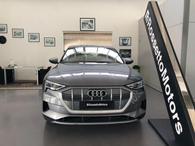 AUDI e-tron quattro