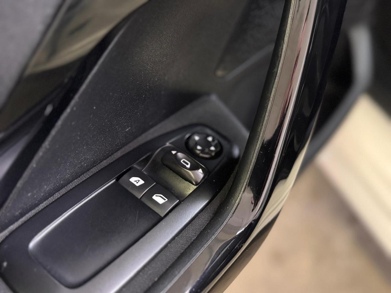 Peugeot 208 1.4 VTi 95 CV 5p. GPL Active