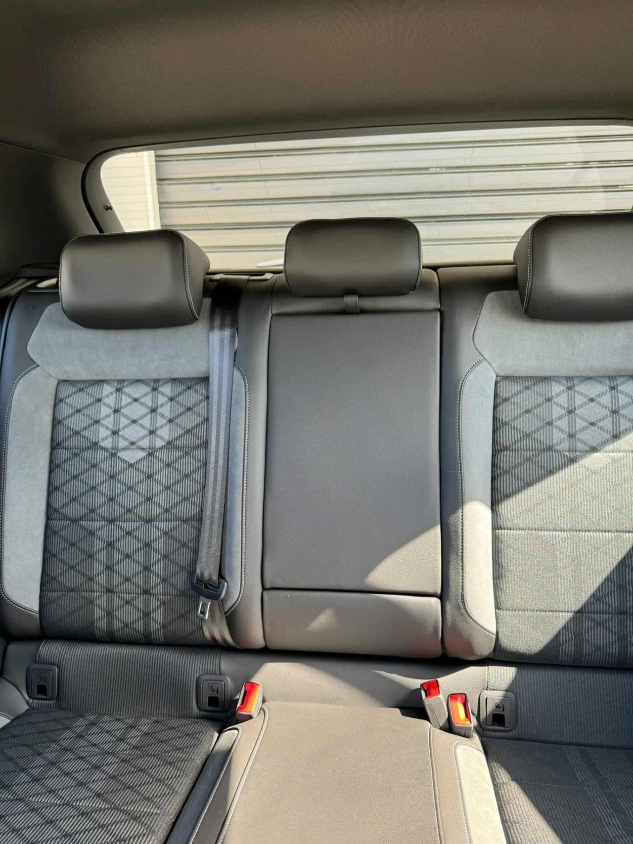 Volkswagen T-Roc 2.0 TDI SCR R-Line PARI AL NUOVO