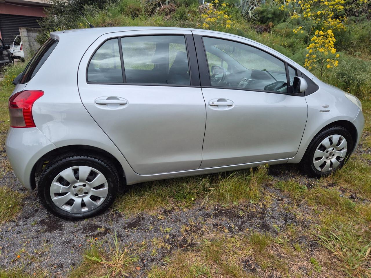 Toyota Yaris 1.0 benzina 5 porte