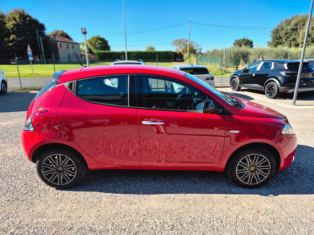 Lancia Ypsilon 1.0 FireFly 5 porte S&S Hybrid Silver